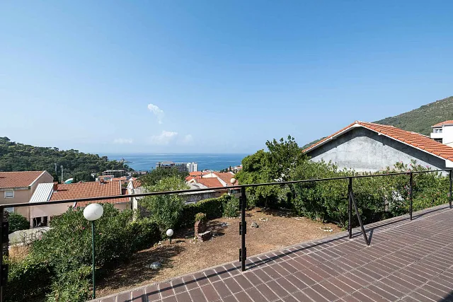 For sale house in Petrovac with a sea view — photo 43